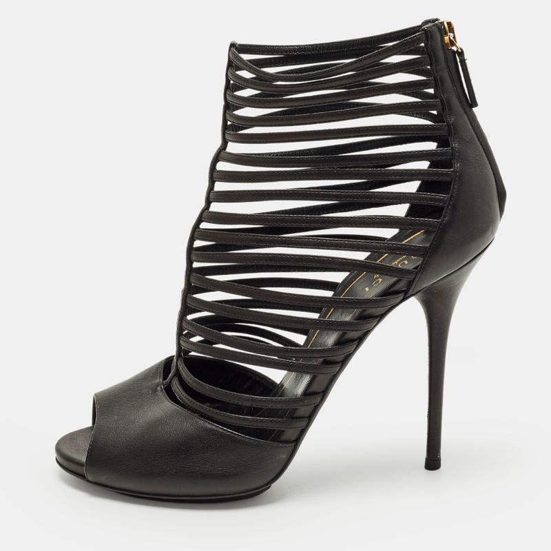 Gucci Size 39.5 Black Leather Gladiator Sandals